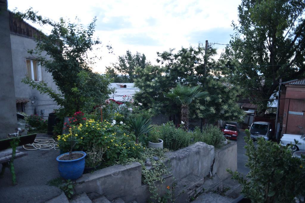 Guesthouse Gia Tbilisi Zewnętrze zdjęcie