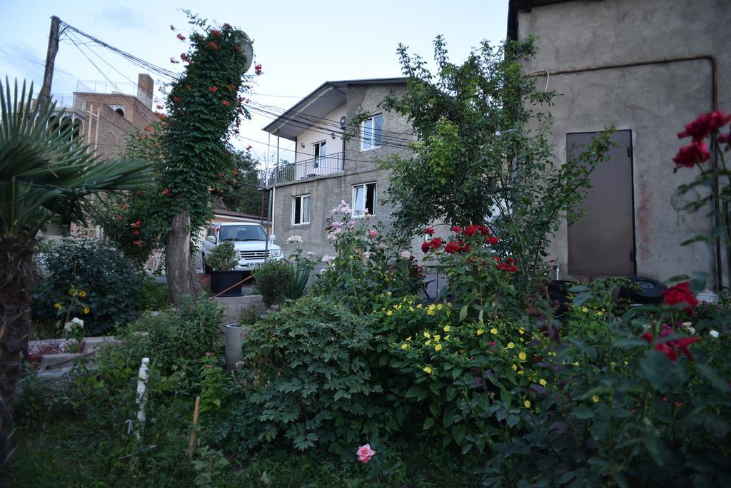 Guesthouse Gia Tbilisi Zewnętrze zdjęcie