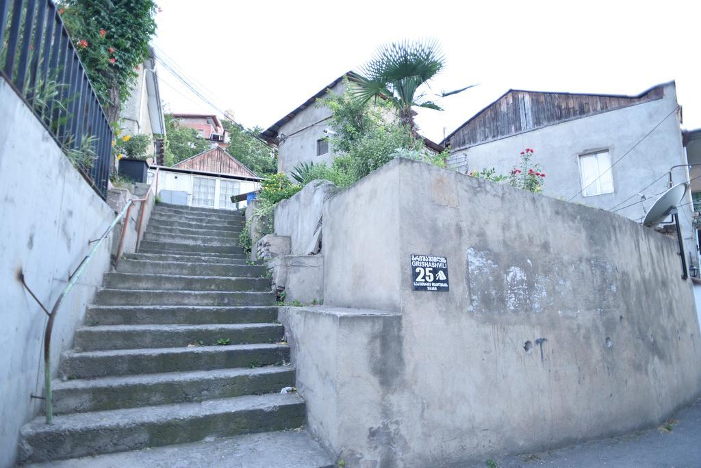 Guesthouse Gia Tbilisi Zewnętrze zdjęcie